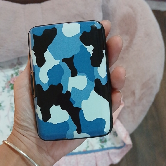 ♡Blue and Black Camouflage Business Card Case♡ - Picture 8 of 13